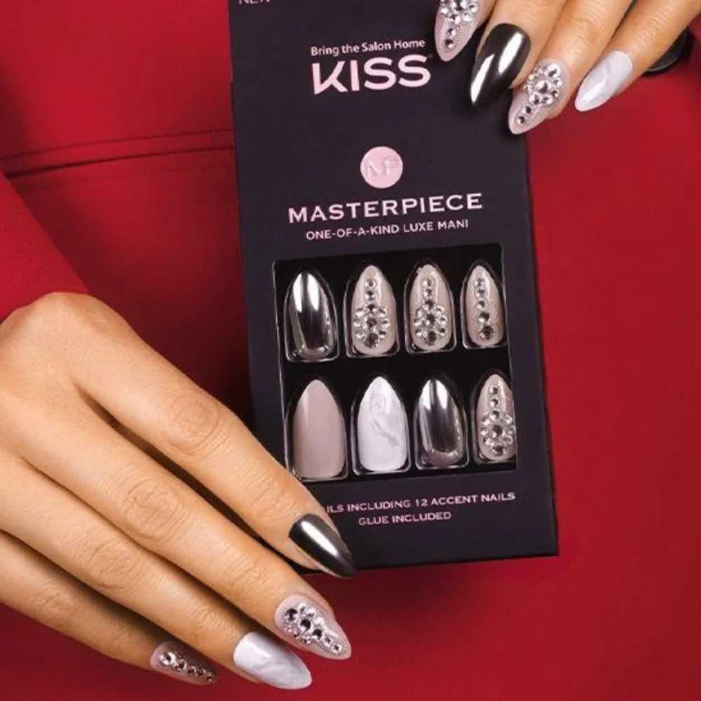 Kiss Masterpiece One-Of-A-Kind Luxe Mani Set in 'Kitty Gurl’